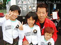 2005_0925富士スピードウェイADVANブースでのフェイスペイント