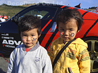 SUPER GT ADVANブース/オートポリスでのフェイスペインティング