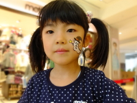 フェイスペインティングの画像　ハロウィン　お化け　デコデコ　イベント