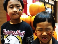 フェイスペインティングの画像　ハロウィン　デコデコ　かぼちゃ　こうもり