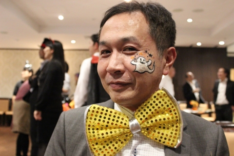 ハロウィンフェイスペインティング企業パーティの画像