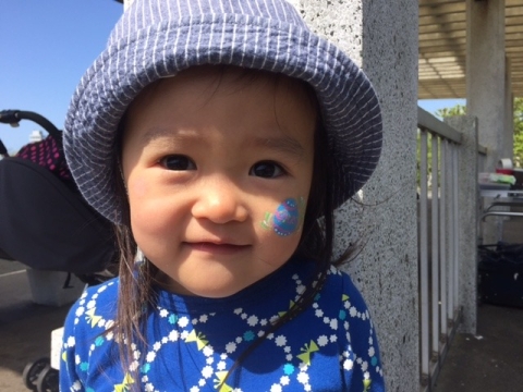 英会話アメリゴイースターフェイスペインティングの画像