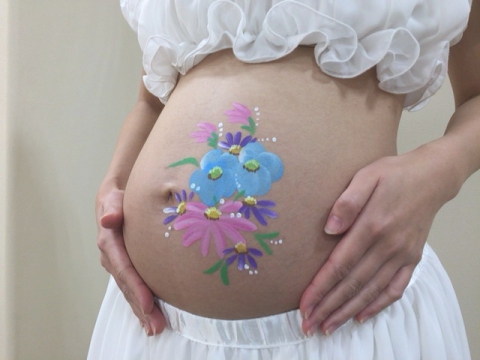 スタジオアリス／マタニティペイントセミナー　ペイント画像　お花