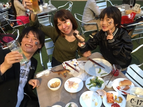 うめはんビアガーデンマルシェ