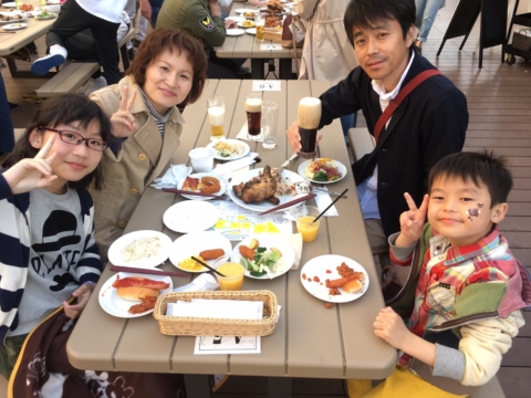 うめはんビアガーデンマルシェ